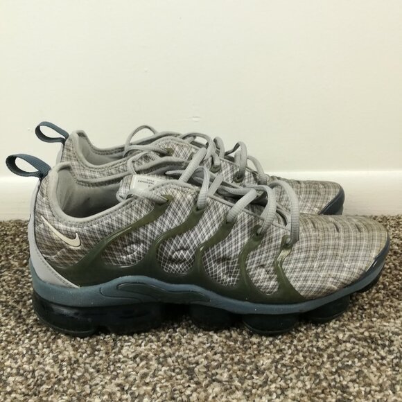 Nike Air Vapormax Plus Wolf Grey Athletic Shoes, Mens 9.5 Shoes (924453-019)